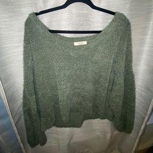 Crop v neck off shoulder